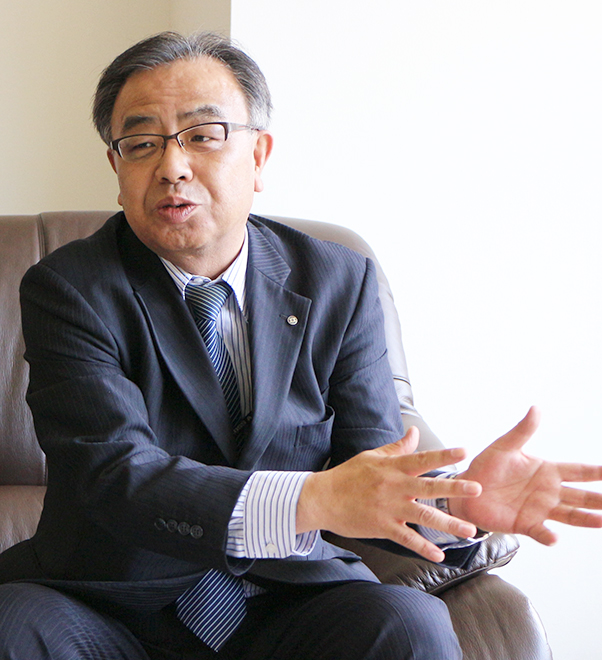 粟田 健一
